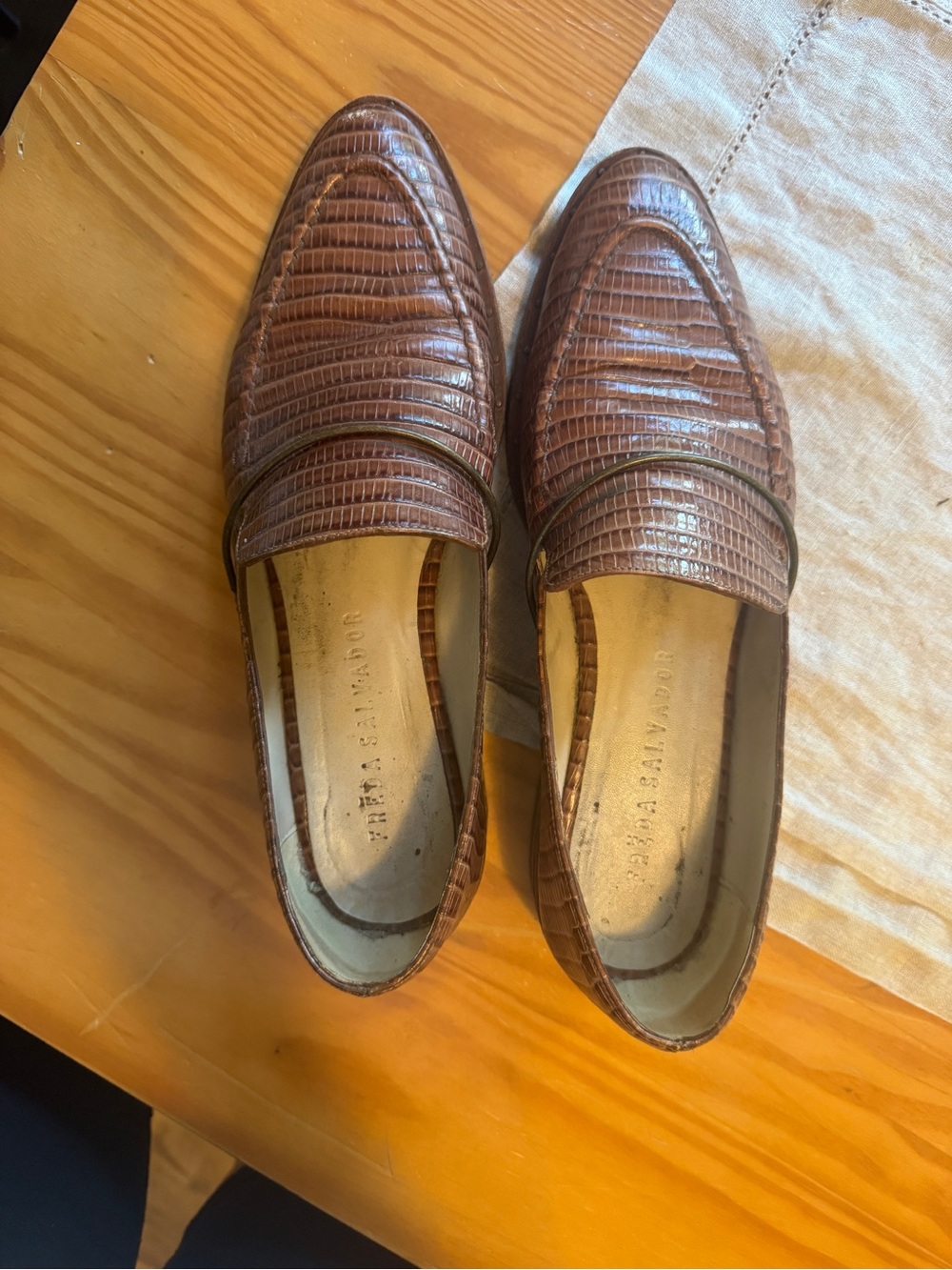 Freda Salvador Brown Light halo Loafer 6.5